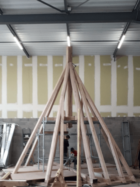 Chantier de restauration et reconstruction de la tour d’escalier – 08 – Fabrication de la&nbsp;charpente