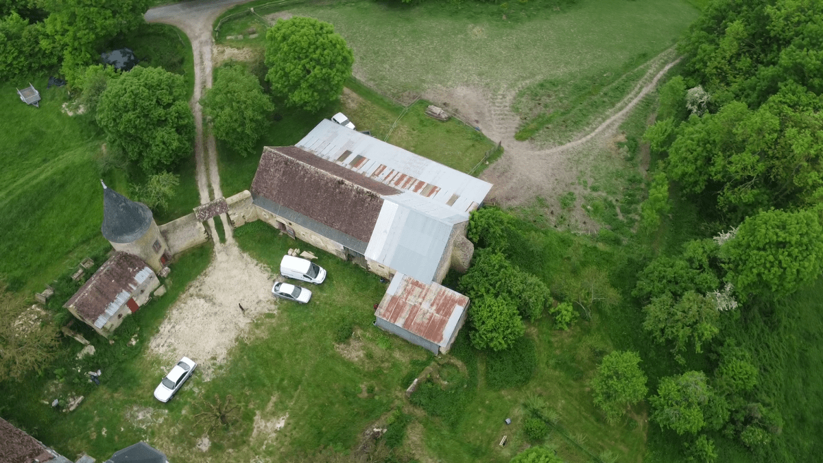 Balade autour du grand corps de dépendances sud – état des&nbsp;lieux.