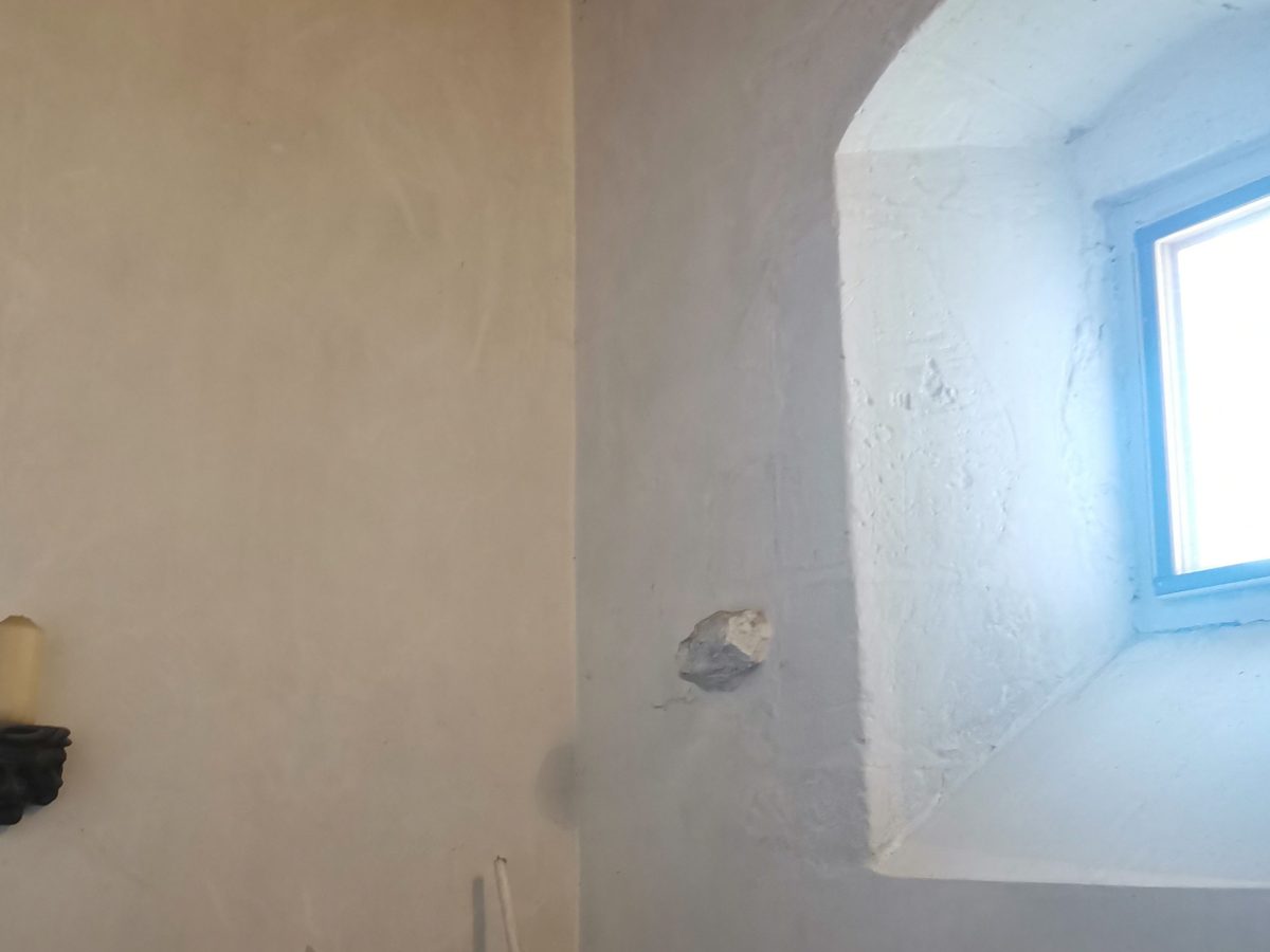 La sous-latrine Ouest du rez-de-chaussée – chantier&nbsp;complet