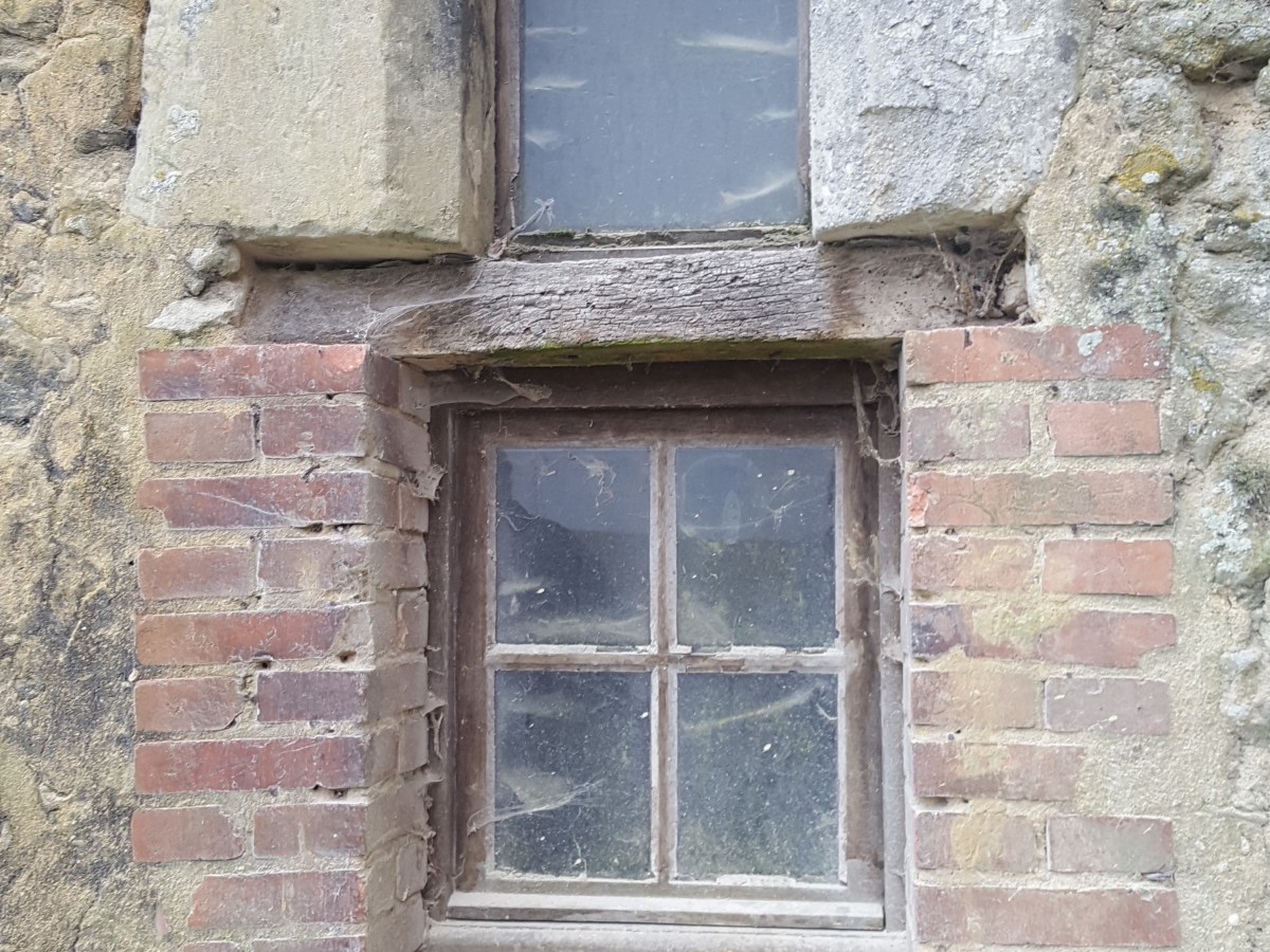 Les sous-latrines Est du rez-de-chaussée – chantier 01 – transformation en salle de&nbsp;bain.