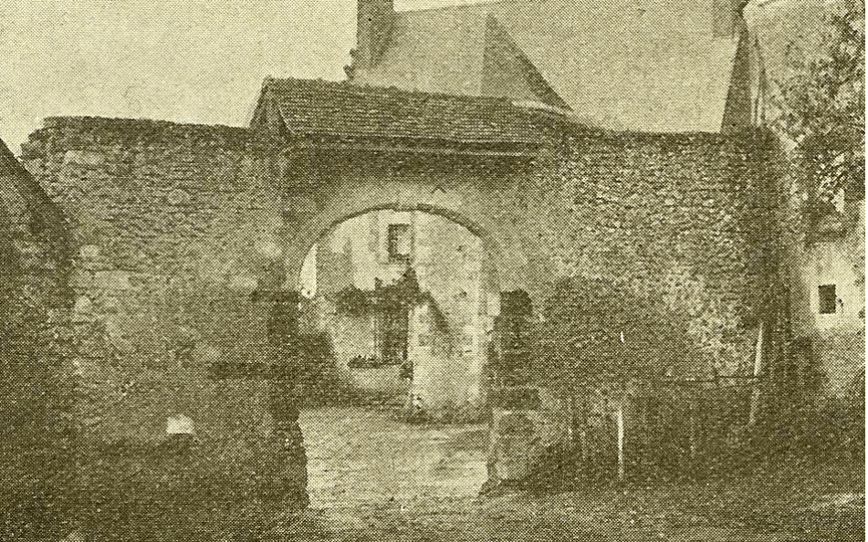 Portail d’entrée du manoir de la Chevallerie, un peu d’histoire.